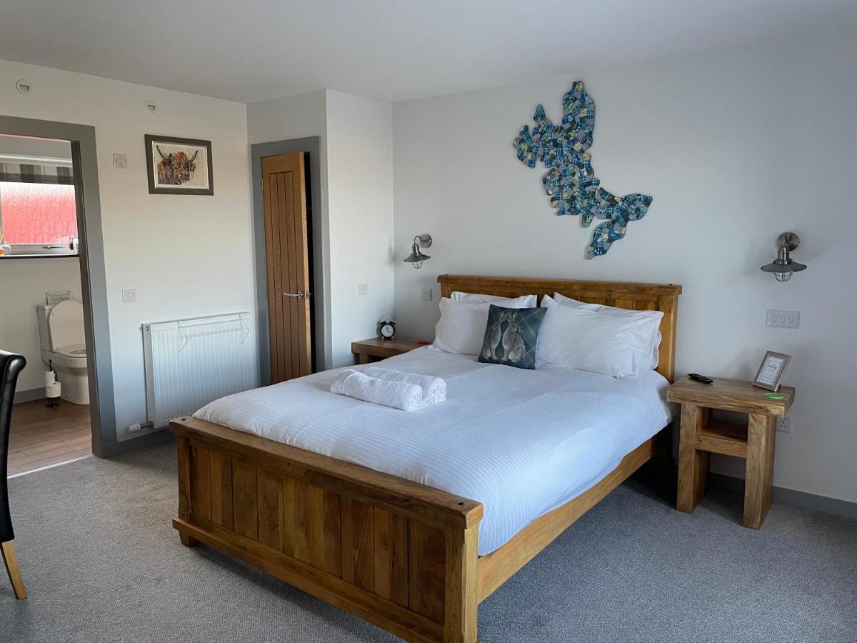 The Bridge Self Catering Villa Kilmaluag Eksteriør billede